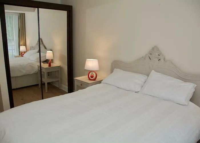 Oakleigh House, 1 Cork